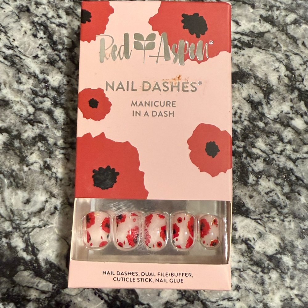 Red Aspen Nail Dashes